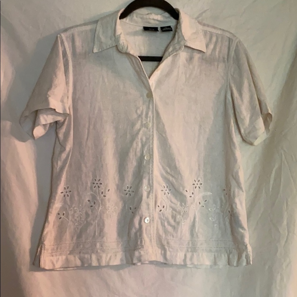 Erika White Button up w/ flowers